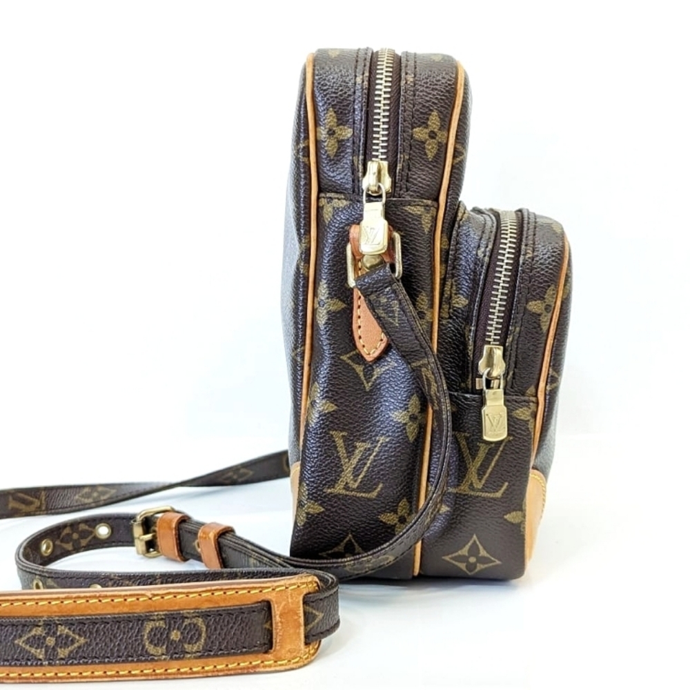 💎Authentic Louis Vuitton Amazon monogram crossbody Bag. Includes Free Gift! 😍 - Picture 11 of 17
